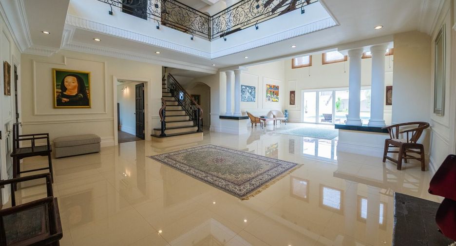 Haus zum Kauf mit 6 Zimmer in Bang Lamung, Chonburi