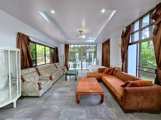 For rent 4 bed house in Huai Khwang, Bangkok