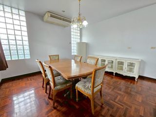 For rent 4 bed house in Huai Khwang, Bangkok