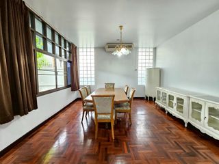 For rent 4 bed house in Huai Khwang, Bangkok