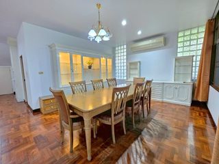 For rent 4 bed house in Huai Khwang, Bangkok