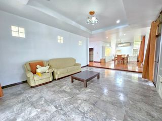 For rent 4 bed house in Huai Khwang, Bangkok
