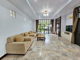 For rent 4 bed house in Huai Khwang, Bangkok