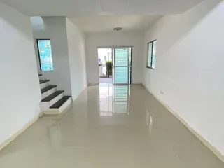 For rent 3 bed townhouse in Sam Phran, Nakhon Pathom