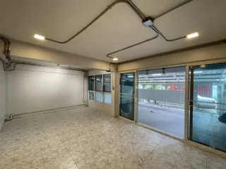 For rent 5 Beds office in Khlong Toei, Bangkok