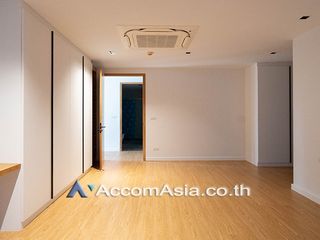 For rent 3 bed apartment in Watthana, Bangkok