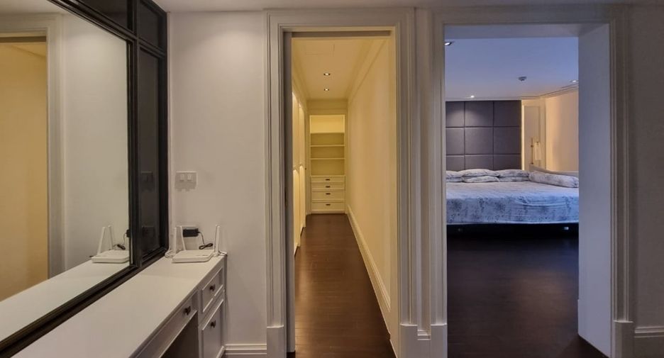 Condo en venta de 3 habitaciones en Yan Nawa, Bangkok