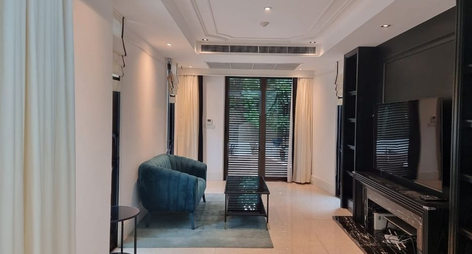 Condo en venta de 3 habitaciones en Yan Nawa, Bangkok