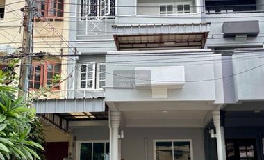 Аренда 4 спальни таунхаус в Bang Phli, Самутпракан