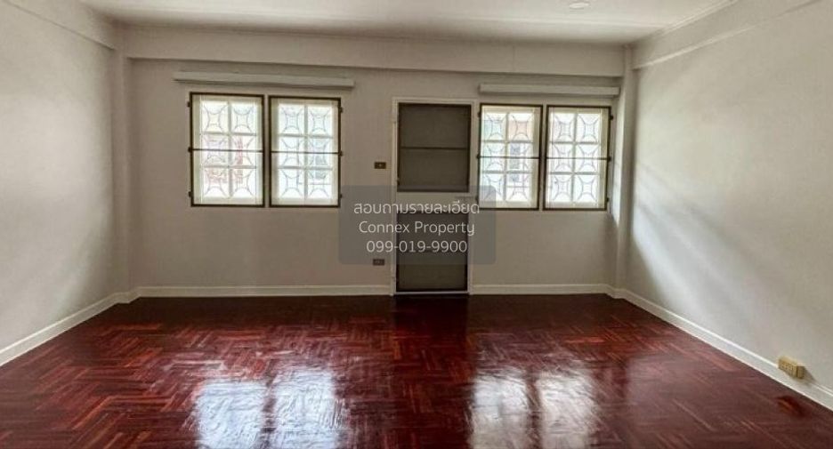 For rent 4 bedrooms townhouse in Bang Phli, Samut Prakan