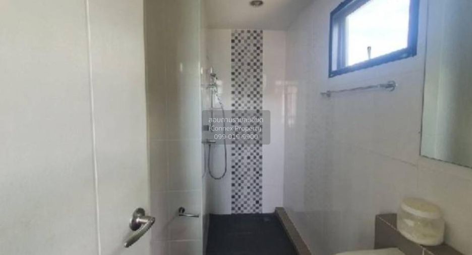 Casa adosada en venta de 4 habitaciones en Bang Bua Thong, Nonthaburi