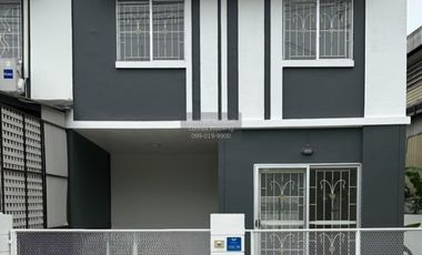 For sale 3 bedrooms townhouse in Mueang Samut Sakhon, Samut Sakhon