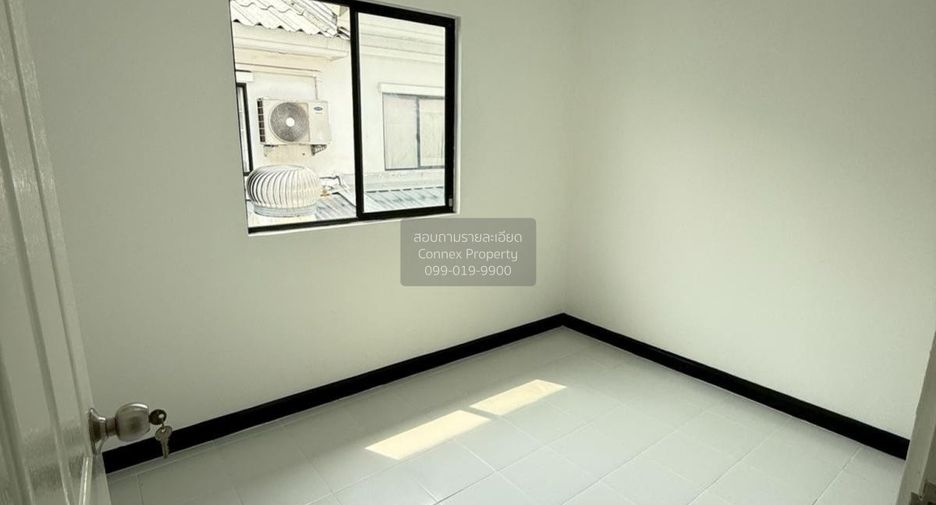 For sale 3 bedrooms townhouse in Khlong Luang, Pathum Thani