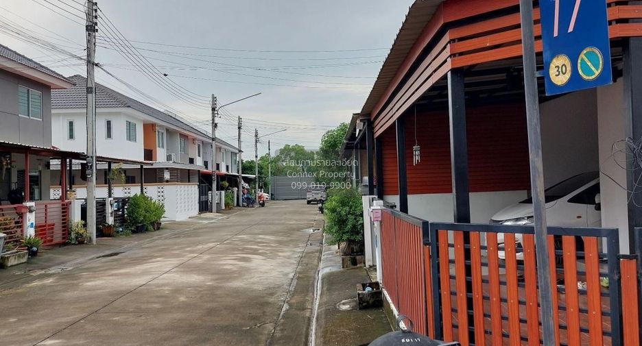 À vendre 3 chambres maison de ville à Mueang Pathum Thani, Pathum Thani