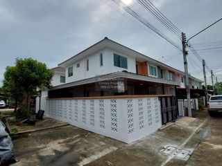 À vendre 3 chambres maison de ville à Mueang Pathum Thani, Pathum Thani