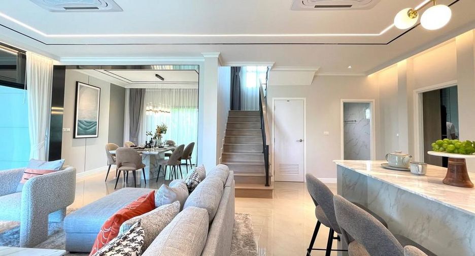 For sale 4 bedrooms house in Sattahip, Chonburi
