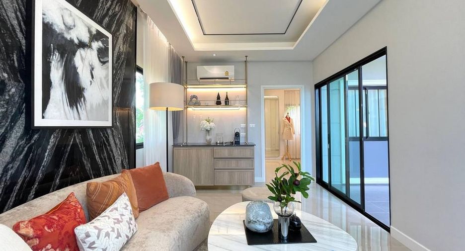 For sale 4 bedrooms house in Sattahip, Chonburi