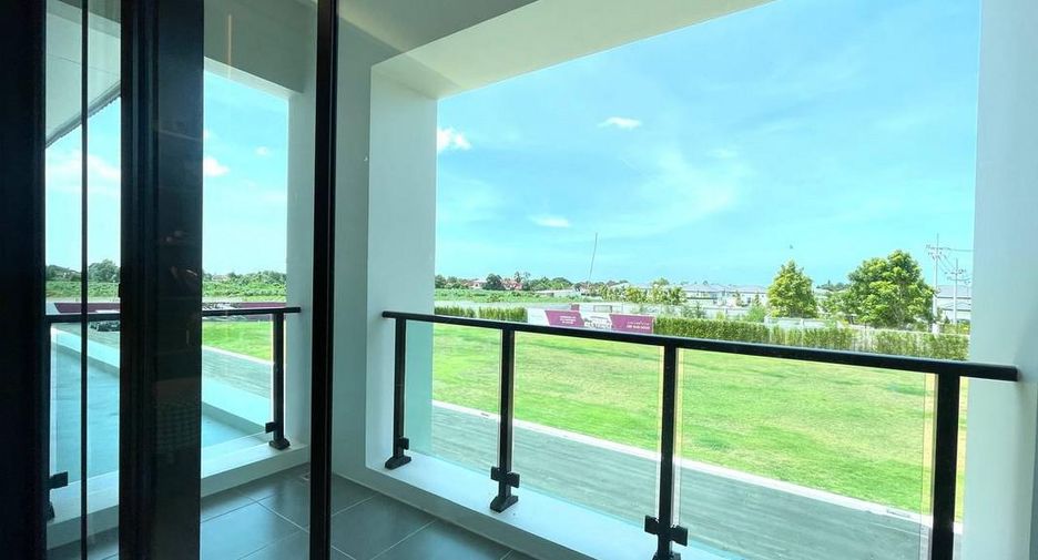 For sale 4 bedrooms house in Sattahip, Chonburi