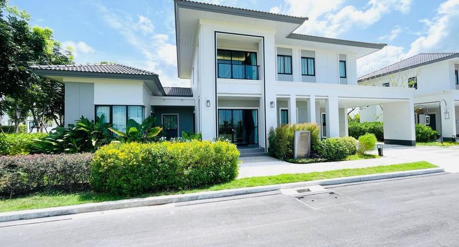 For sale 4 bedrooms house in Sattahip, Chonburi