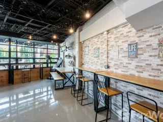 For sale 5 bed hotel in Mueang Chiang Mai, Chiang Mai