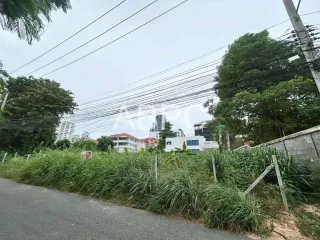 出售 土地 在 Bang Lamung, Chon Buri
