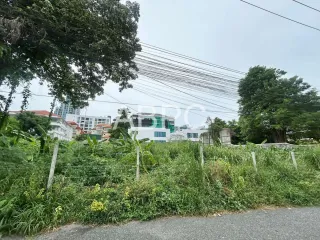 出售 土地 在 Bang Lamung, Chon Buri