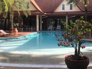 Casa en venta y en alquiler de 6 habitaciones en Bang Lamung, Chonburi
