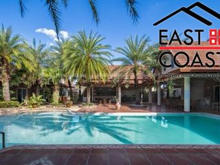 Casa en venta y en alquiler de 6 habitaciones en Bang Lamung, Chonburi