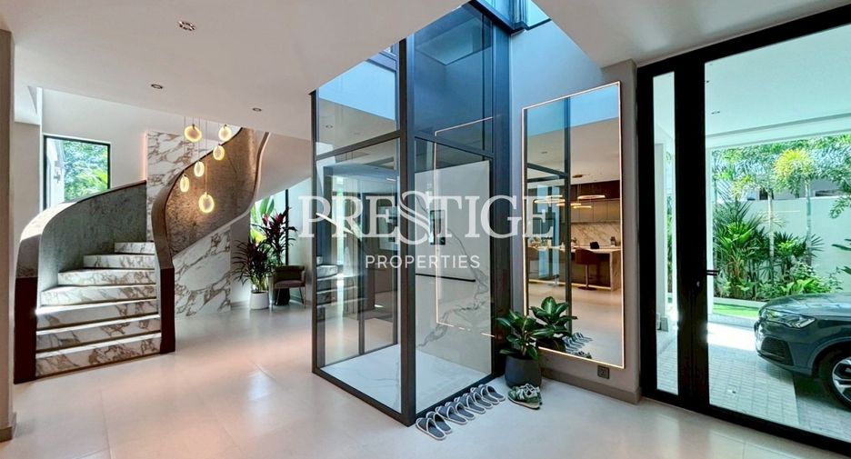 For sale 6 ベッドルーム house in Sattahip, Chonburi