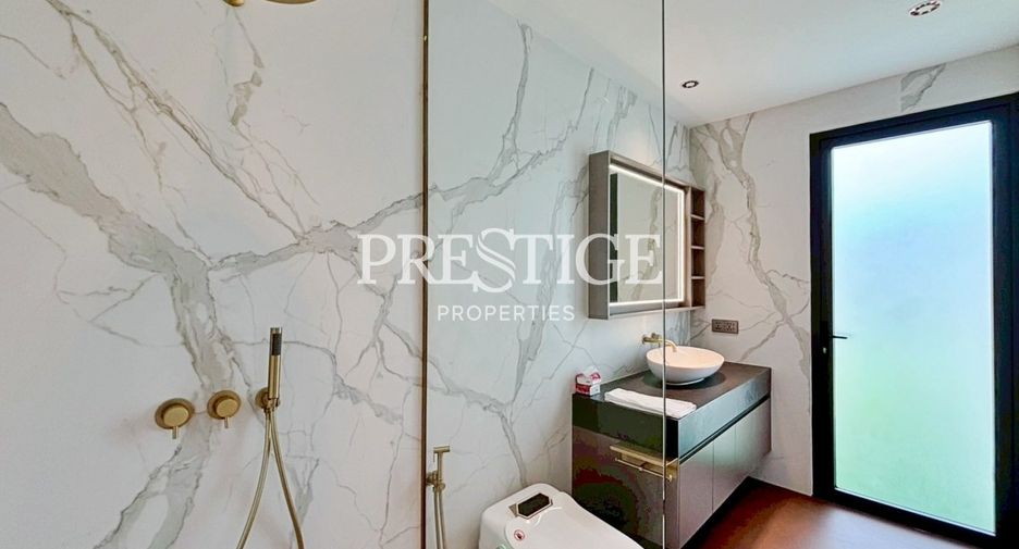 For sale 6 ベッドルーム house in Sattahip, Chonburi
