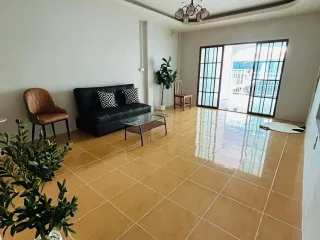 For sale 2 bed townhouse in Mueang Surat Thani, Surat Thani