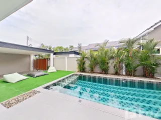 For rent 3 Beds villa in Bang Lamung, Chonburi