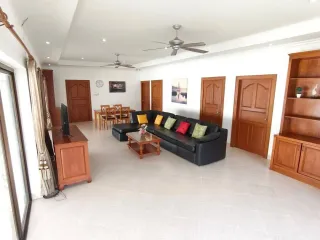For rent 3 Beds villa in Bang Lamung, Chonburi