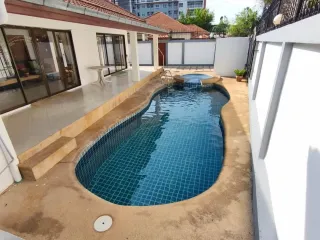 For rent 3 Beds villa in Bang Lamung, Chonburi