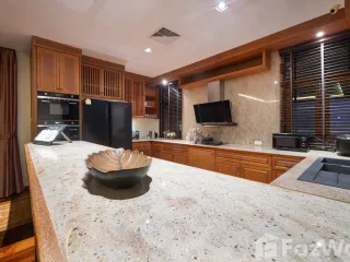 For rent 4 Beds villa in Na Jomtien, Pattaya