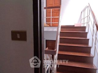 For sale 4 bed townhouse in Khlong Toei, Bangkok