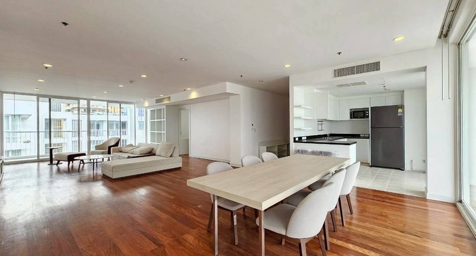 For rent 4 bedrooms condo in Watthana, Bangkok