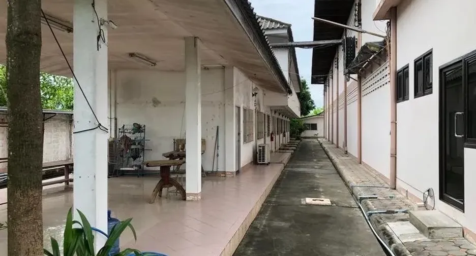 À vendre entrepôt à Lam Luk Ka, Pathum Thani