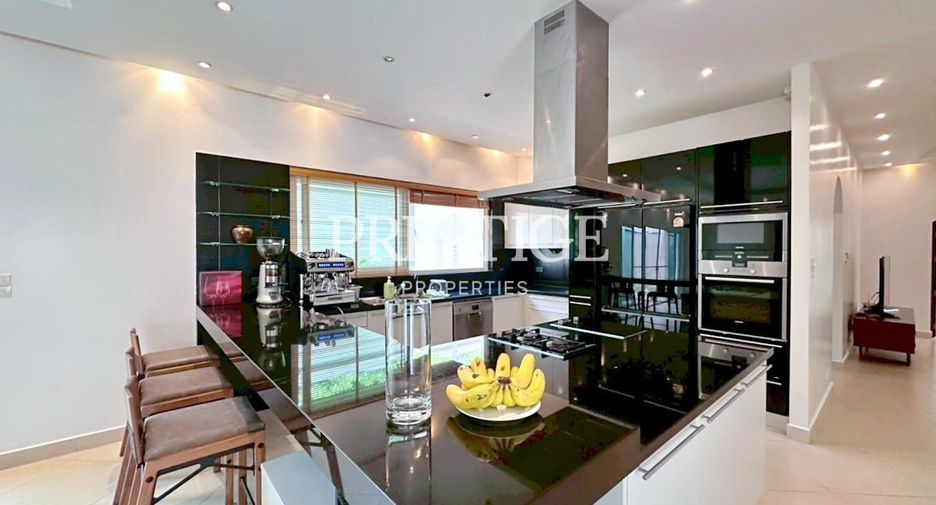 For sale 4 bedrooms house in Bang Lamung, Chonburi