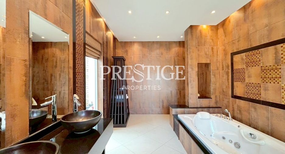 For sale 4 bedrooms house in Bang Lamung, Chonburi