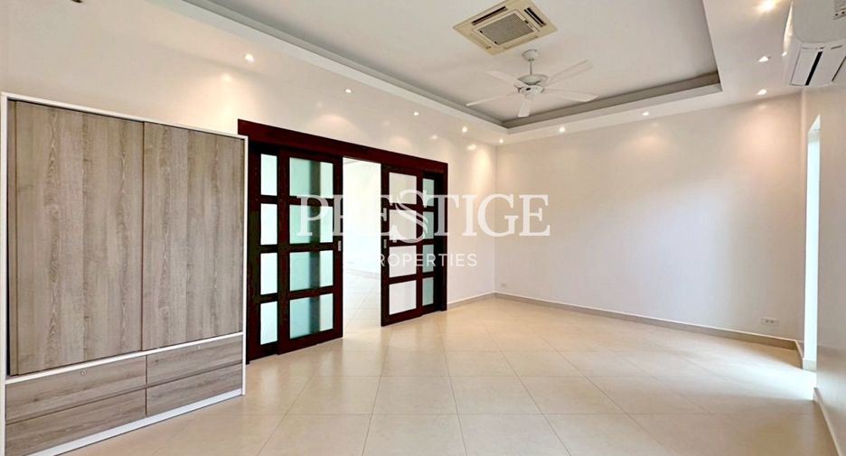 For sale 4 bedrooms house in Bang Lamung, Chonburi