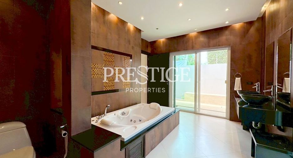 For sale 4 bedrooms house in Bang Lamung, Chonburi