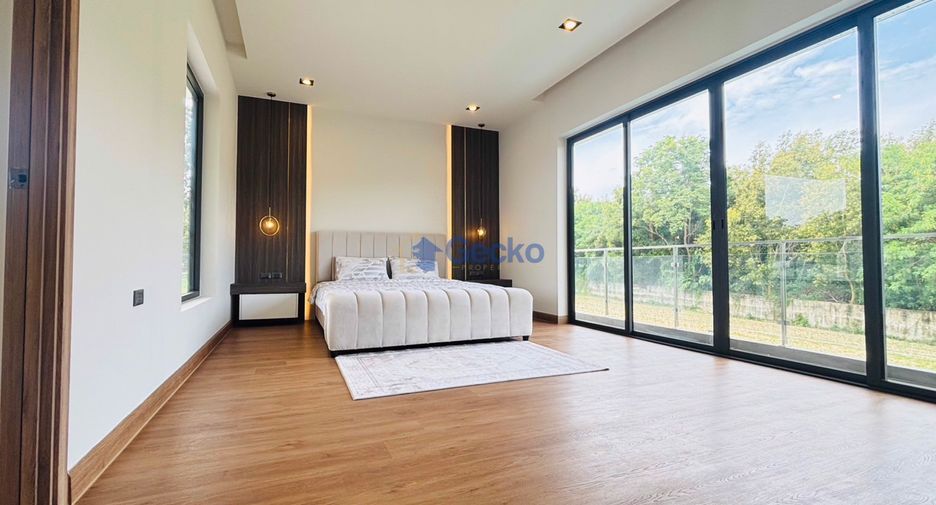 For sale 5 bedrooms house in Bang Lamung, Chonburi