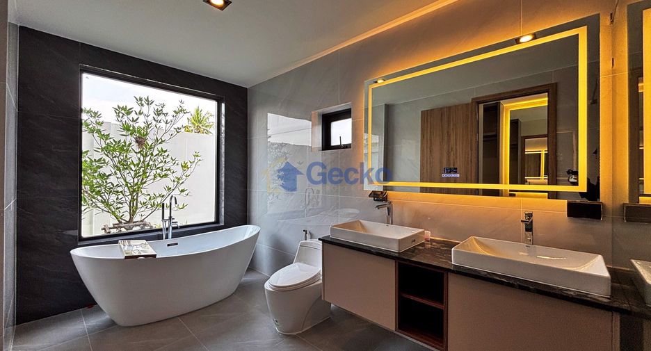 For sale 5 bedrooms house in Bang Lamung, Chonburi