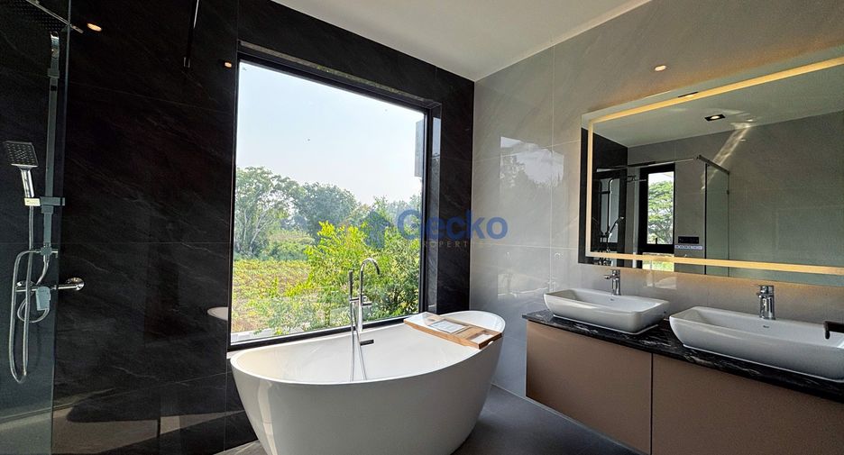 For sale 5 bedrooms house in Bang Lamung, Chonburi