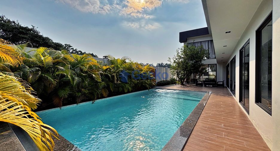 For sale 5 bedrooms house in Bang Lamung, Chonburi