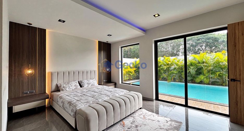 For sale 5 bedrooms house in Bang Lamung, Chonburi