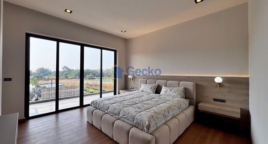 For sale 5 bedrooms house in Bang Lamung, Chonburi