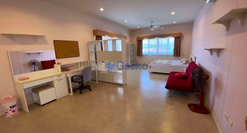 For rent and for sale 4 bedrooms house in Bang Lamung, Chonburi