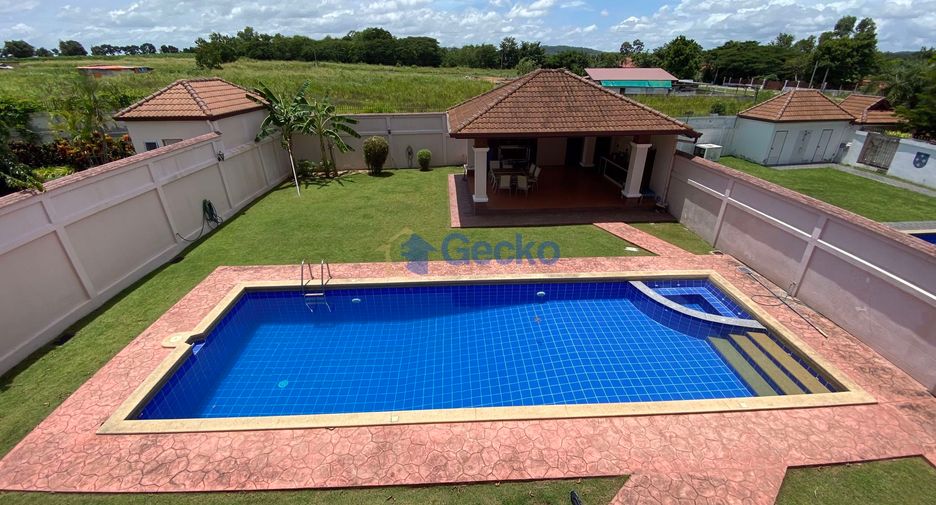 For rent and for sale 4 bedrooms house in Bang Lamung, Chonburi